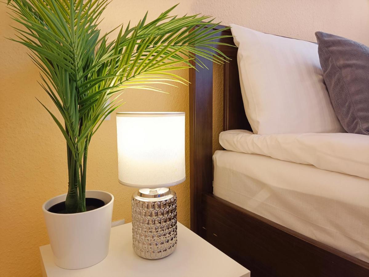 Centrally Located Studio Apartment Riga Extérieur photo