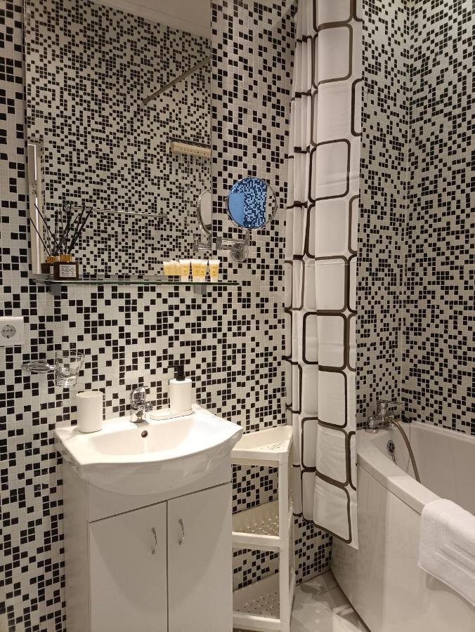 Centrally Located Studio Apartment Riga Extérieur photo