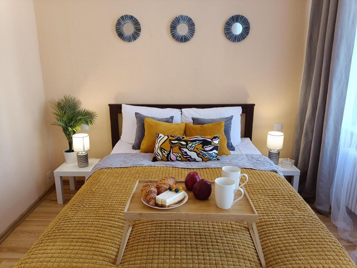Centrally Located Studio Apartment Riga Extérieur photo